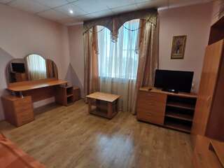 Гостиница Континент Анапа Стандартный семейный номер-1
